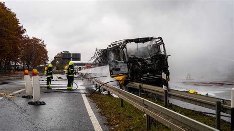 Unfall Auf A5 Bei Frankfurt Lkw Brennt Aus Polizei Nennt Neue Details