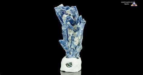 Kyanite Properties and Meaning + Photos | Crystal Information