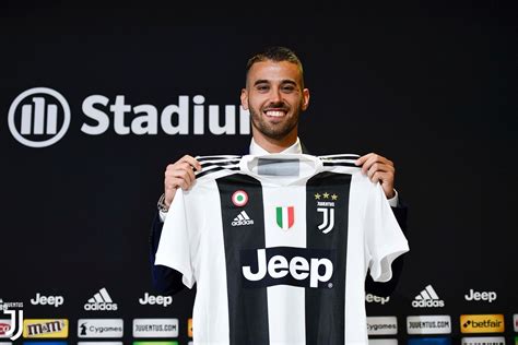 Ap S Seis Anos De Empr Stimo Leo Spinazzola Volta Juventus Futebol