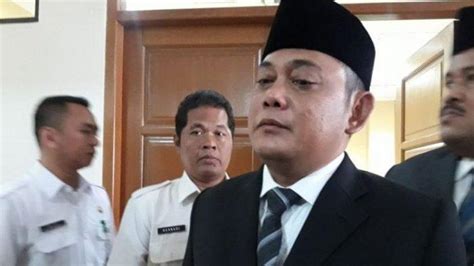 Bupati Bekasi Eka Supria Atmaja Meninggal Dunia Akibat Covid Sempat