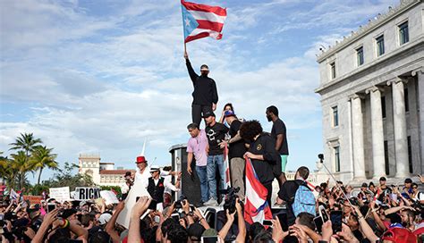 Benicio Del Toro Ricky Martin Y Bad Bunny Lideraron Masiva Protesta En