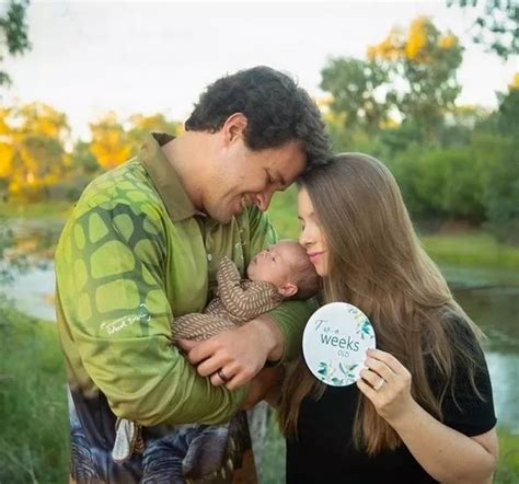 Bindi Irwin Baby Born Yet : Bindi Irwin And Chandler Powell Became Parents To A Baby Girl On ...