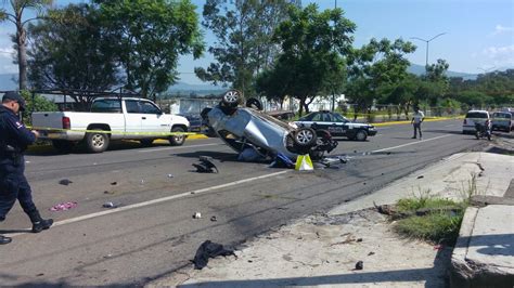 Muere Hombre En Volcadura En Libramiento De Pátzcuaro