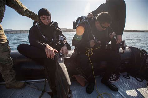 Explosive Ordnance Disposal Eod Technicians Assigned Nara Dvids