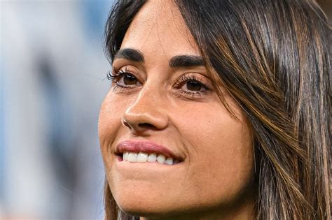 A combien s élève la fortune d Antonella Roccuzzo compagne de Messi