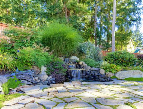 8 Naturalized Landscaping Ideas - Backyard Boss