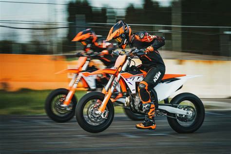 Ktm Presenta La Nuova Smr Blog News Ktm Farioli