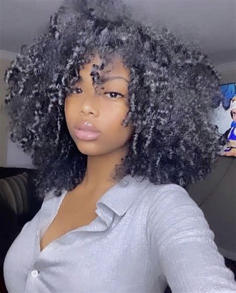 𝐒𝐓𝐔𝐍𝐍𝐀𝐆𝐑𝐋ᥫ᭡ Natural Curls Hairstyles Natural Hair Styles Hair Color