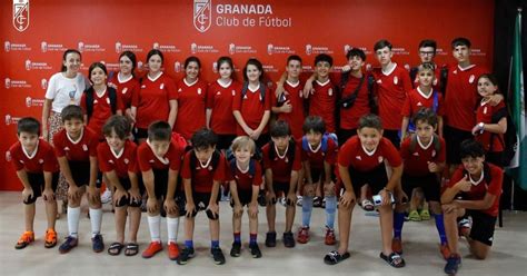 Los Participantes Del Campus Del Granada Cf Y Aupa Disfrutaron En Los