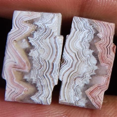 10 X 17 X 06 MM SIZE 22 10 Cts NATURAL CRAZY LACE AGATE PAIR CABOCHON