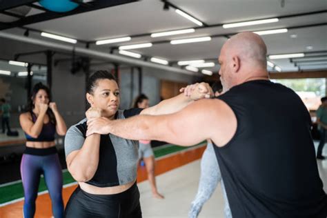 Quelques Techniques De Combat De Self Defense