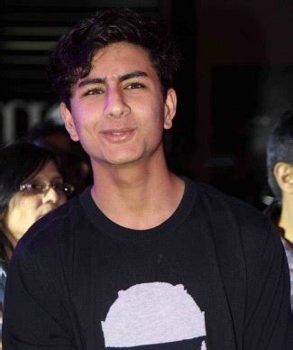 Ibrahim Ali Khan Height, Age, Girlfriend, Family, Biography » StarsUnfolded