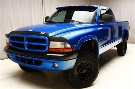 Sell Used 1999 Dodge Dakota Extended Cab Pickup 2 Door 3 9L 4x4 In