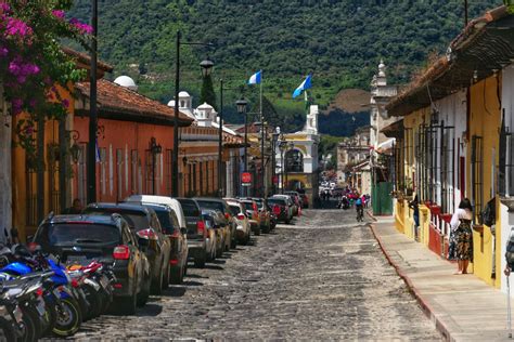 Wandering the Streets of Antigua Guatemala – Two Travel Turtles