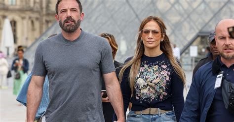 Ben Affleck Was Freaked Out By The Paparazzi Level-Up In Paris