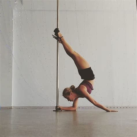 Great New Pole Handstand By Ekaterina Konovalova From Poledance