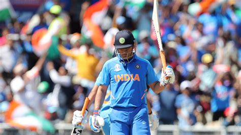 Virat Kohli Needs to Move MS Dhoni to the Number 4 Slot