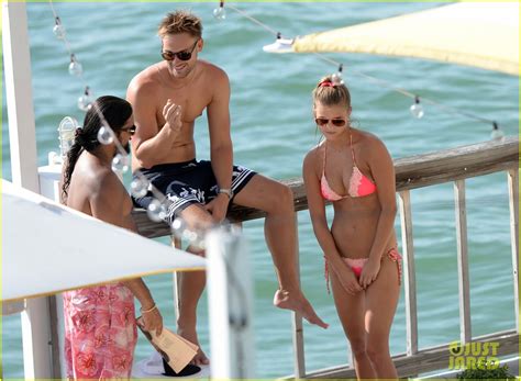 Photo Nina Agdal Hot Bikini Body Heats Up Miami 23 Photo 3367921