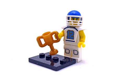 Football Player - LEGO set #8833-5 (Building Sets > Minifigures > Series8)