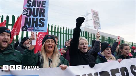 Workers' rights agency denies backing new UK strike law - BBC News