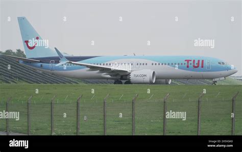 TUI Boeing 737 Stock Photo - Alamy