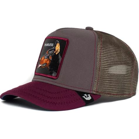 Szara I Bordowa Czapka Typu Trucker Z Dobermanem Fearless True True The