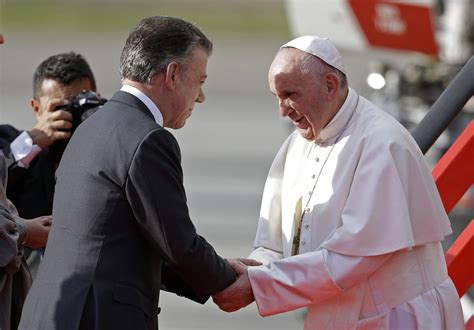 En Fotos El Papa Francisco Llega A Colombia Tras La Firma De La Paz