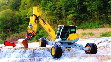 Extreme Dangerous Idiots Excavator Operator Skill Fastest Climbing