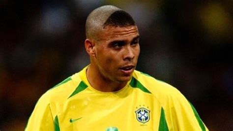 Ronaldo had the original bad haircut : r/Justfuckmyshitup