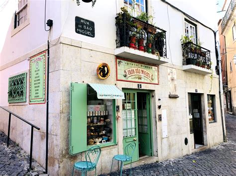 Bairros De Lisboa Alfama O Mais Tradicional E Pitoresco Da Capital