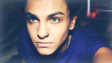 NAKED SHOWER SINGING AND FIRST KISSES ASKSTEVIE YouTube