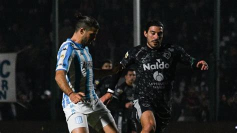 Racing Y Sarmiento Dividen Puntos En Junín As Argentina