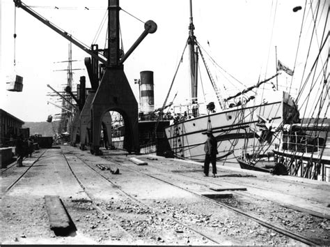 Durban, circa 1890. Quayside in Durban Harbour. - Atom site for DRISA