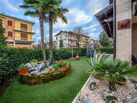 Vendita Villa A Schiera In Via Luigi Einaudi 1 Casalgrande Ottimo