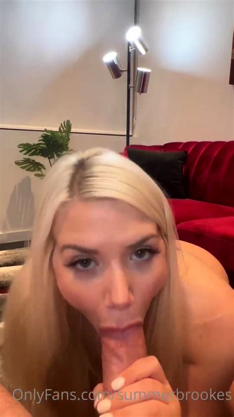Blonde Amateur Blowjob POV In Public At DrTuber
