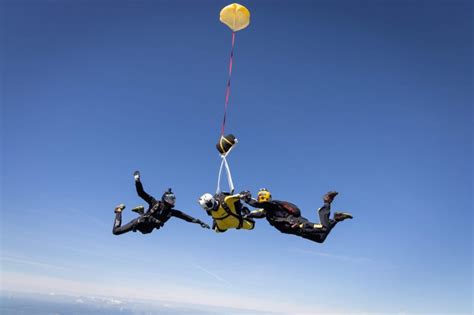 Accelerated Freefall Aff Skydive Buzz