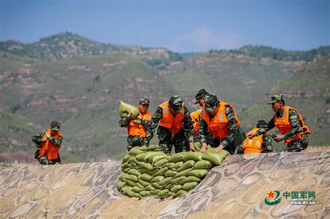 抗洪抢险救援，我们时刻准备着 中国军网