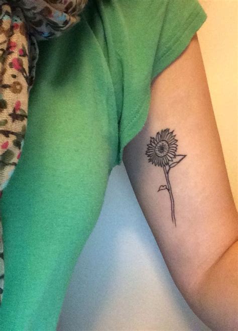 Simple Sunflower Tattoo Piercing Tattoo Tattoos Sunflower Tattoo