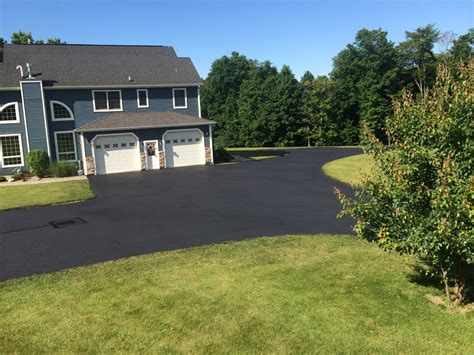 Driveway Sealing & Paving Syracuse NY | CNY Sealing & Paving