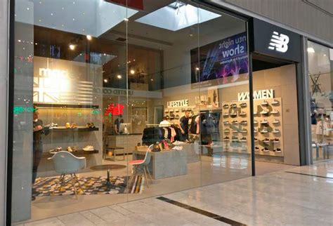 New Balance Abre Tienda En Intu Puerto Venecia