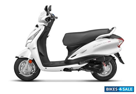 Pearl Silver White Hero Destini 125 Xtec Scooter Picture Gallery