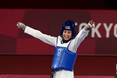 La taekwondista Adriana Cerezo asegura la primera medalla para España