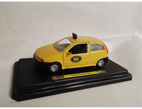 Bburago FIAT PUNTO OLD TAXI GIALLO 1 24 Modellino