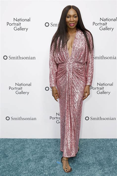 Venus Williams Flatters Her Feet In T Strap Sandals At Portrait Gala