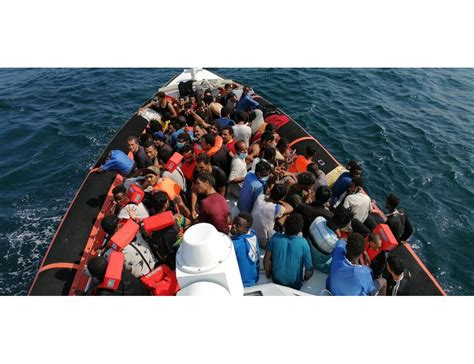 Migranti In E Un Cadavere In Tre Sbarchi Nel Siracusano Espansionetv