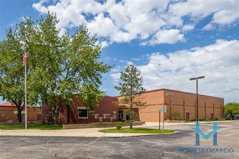 Ranch View Elementary School, Naperville, Illinois - August 2018 ...