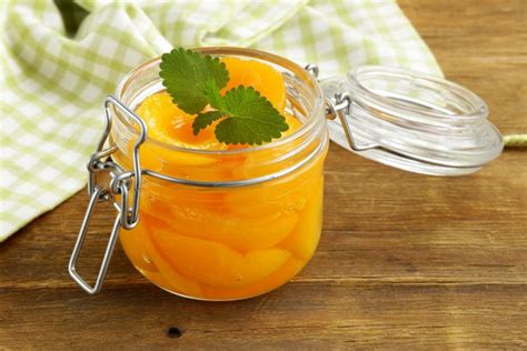 Консервированные абрикосы – простой и вкусный рецепт, как приготовить ...
