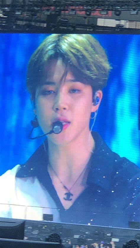 Pin By Lupe Burgos Herrera On Jimin Jimin Bts Concert Park Jimin