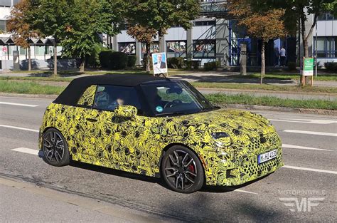 F67_22 - MotoringFile