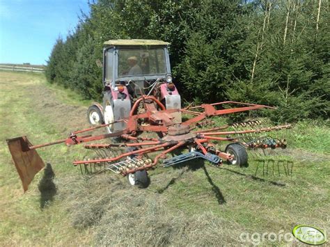 Foto Ciagnik Ursus C Zgrabiarka Kuhn Id Galeria Rolnicza